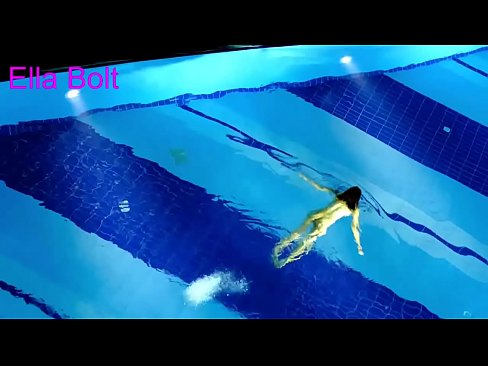 ❤️ എനിക്ക് കാണുന്നത് നിർത്താൻ കഴിയില്ല, ELLA BOLT റിസോർട്ട് പൂളിൽ നഗ്നയായി നീന്തുന്ന യുവ സുന്ദരിയെ പിടികൂടി ☑ വേശ്യകൾ ഞങ്ങളിൽ ️❤